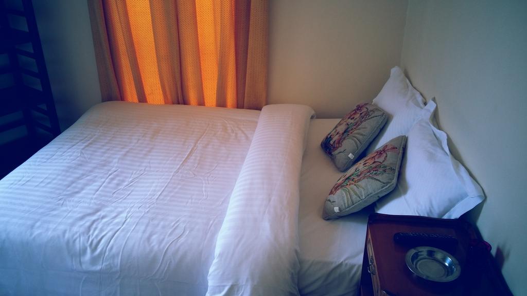Hotel Du Metro Paris Room photo